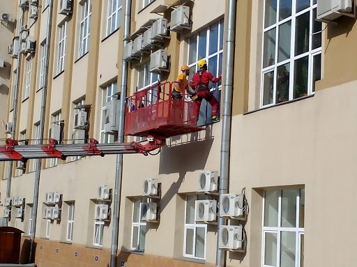 фото мойка окон с автовышки в брянске