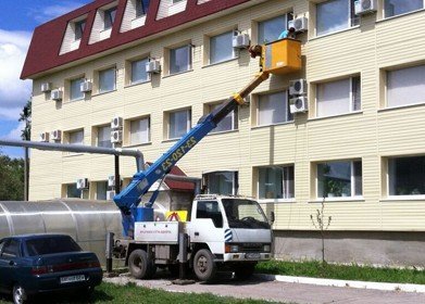 фото монтаж кондиционера с автовышки